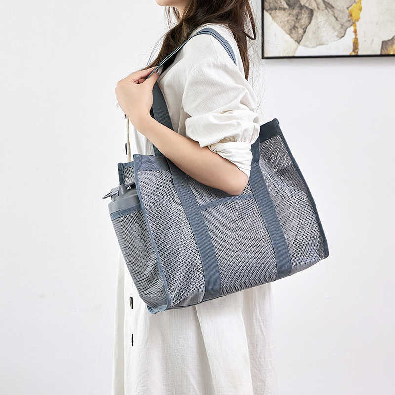 New Korean Style Beach Bag, Fashionable Mesh Hollowed Out Fitness Shoulder Bag, Leisure Swimming Bag, Travel Storage and Toiletries Bag