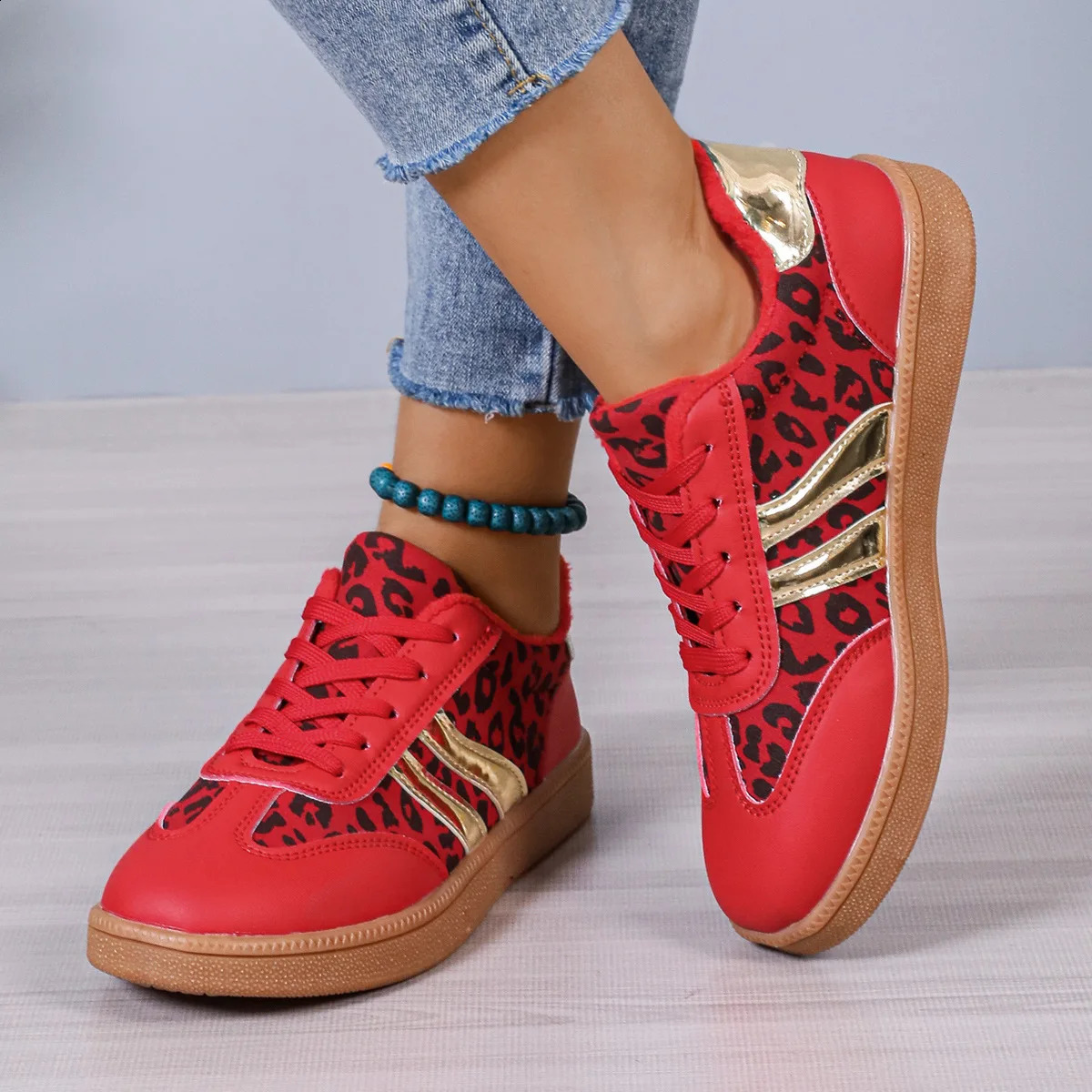 Womens apartment sports shoes new leopard print casual shoes outdoor walking shoes sports shoes comfortable womens sports shoes 241204