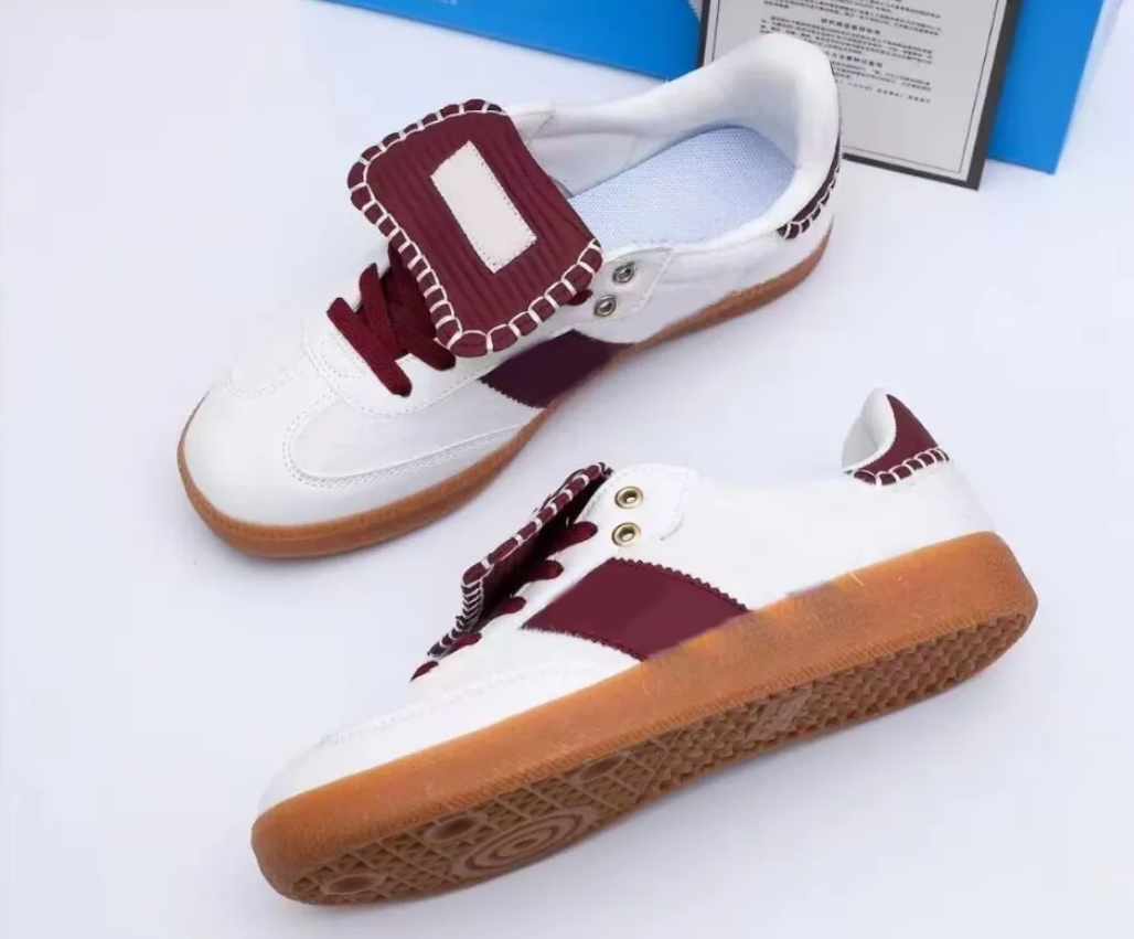 Designer Shoes Man Woman Sneakers Cloud White Core Black Cardboard Sier handballs Pony Leopard Vegan OG Sporty Trainers