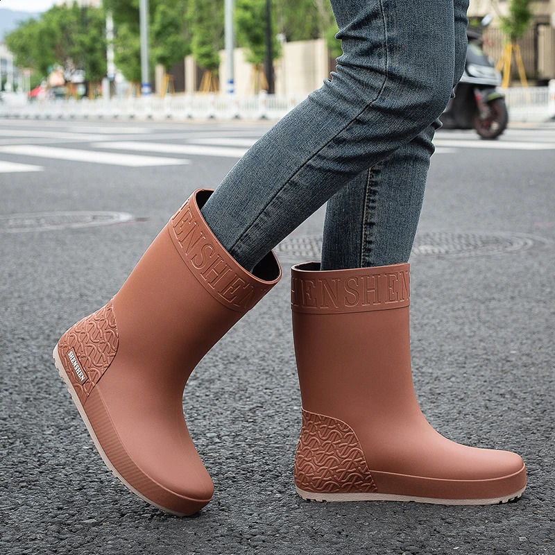 Womens winter warm snow boots fashionable rainy day outdoor cotton rubber shoes adult waterproof anti-slip rain boots mid-tube 241204