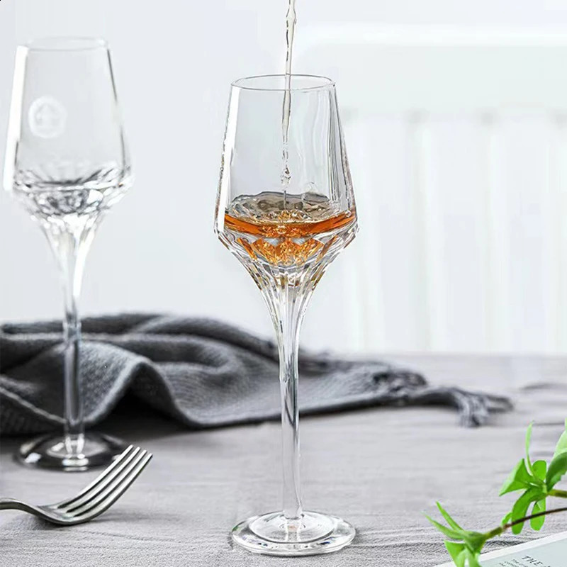 100ML Light Retro Red Wine Glasses Business Gift Box Set Crystal Glass Whiskey Champagne Glass Transparent Light Glass 241204
