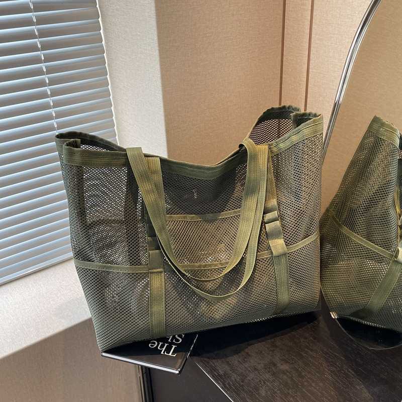 Summer beach bag with ins style and western-style storage bag, fashionable and casual hollow shoulder bag, western-style splicing tote bag 241204