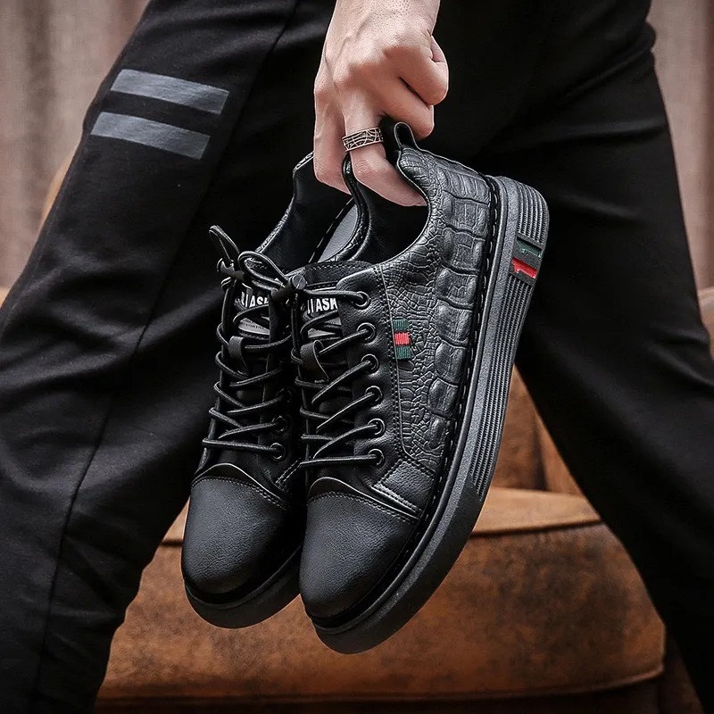 Casual Leather Men's British Style Designer Shoes Elastic Band Outdoor Moccasins Sneakers Loafers Men 43cd