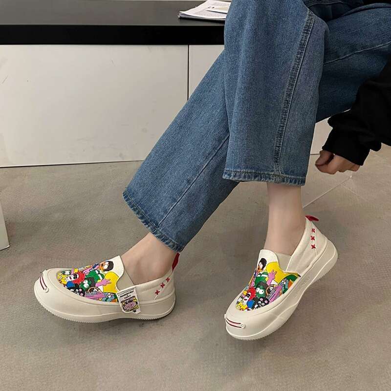Large Size Graffiti Personality Canvas Shoes Women 2025 Spring New Muffin Bottom Round Head Thick Sole Fashion Woman