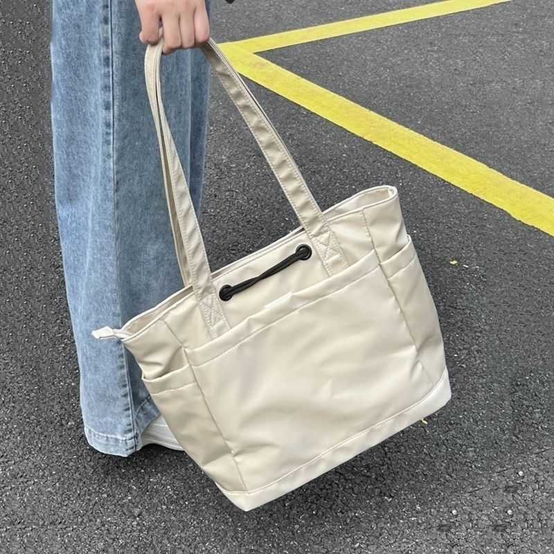 Large Capacity Nylon Drawstring Tote Bag, Men's and Women's Class Commuting Waterproof Shoulder Fashionable Versatile Handbag, Trendy 241204