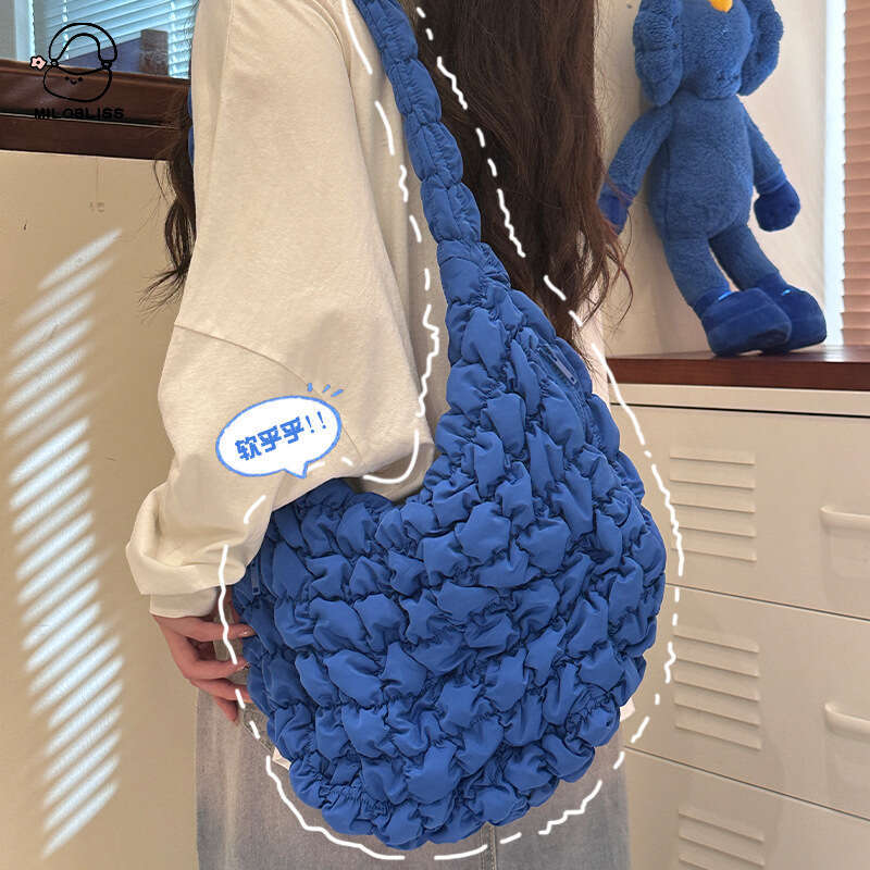 COS cloud pleated female niche design, commuting bubble bag, large capacity, high-end nylon shoulder bag