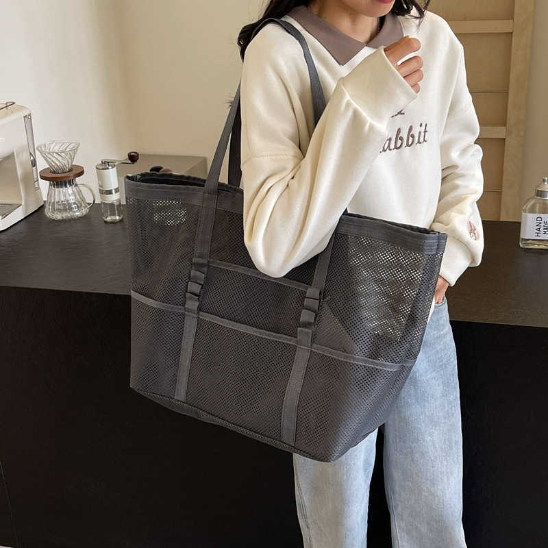 Tote bag for women 2024 new large capacity commuting backpack canvas chain shoulder crossbody bag commuting bucket bag 241204