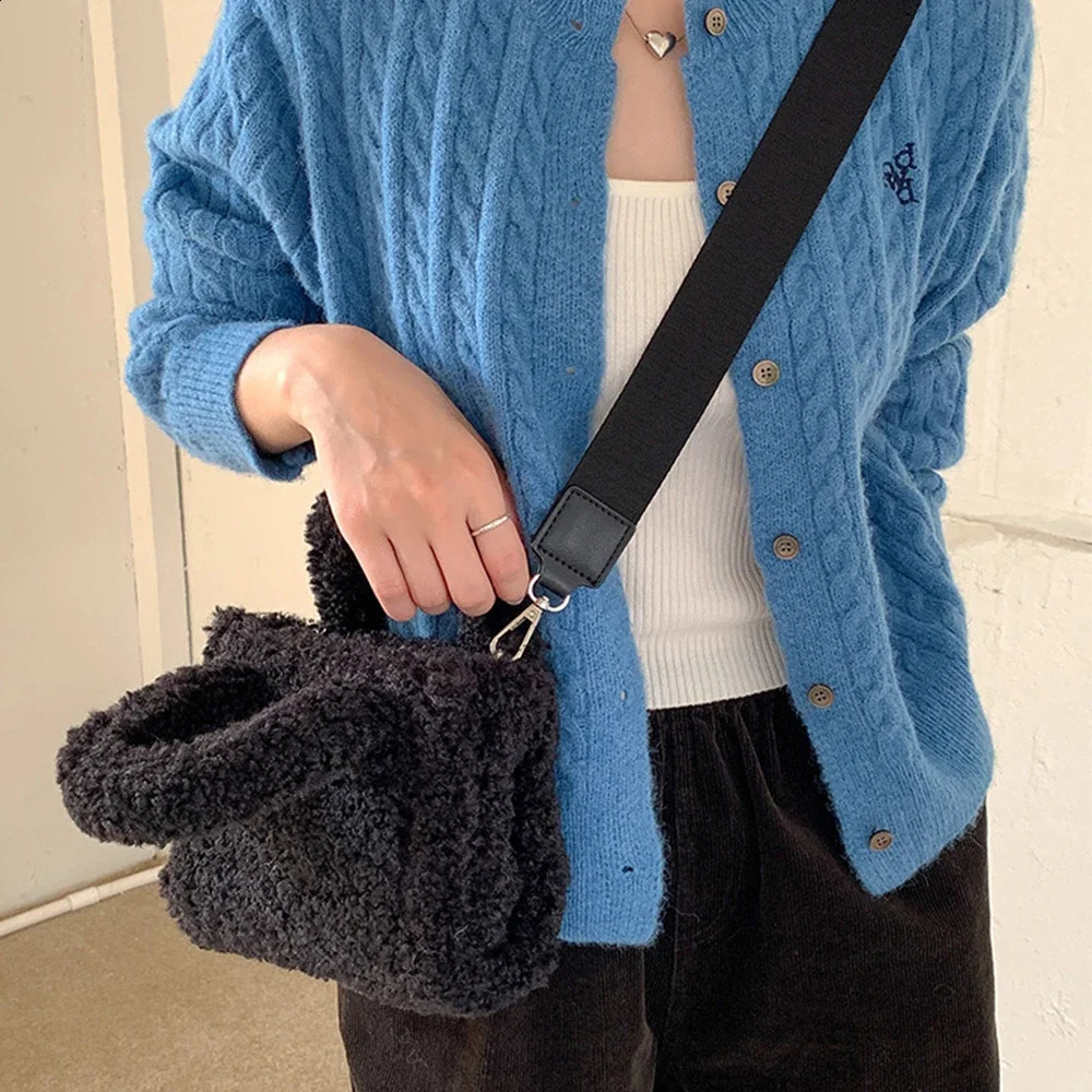 Mini Lambswool Tote Bag Casual Faux Fur Bags for Women Handbags Warm Plush Shoulder Crossbody Bags Small Flap Phone Purses Chic 241212