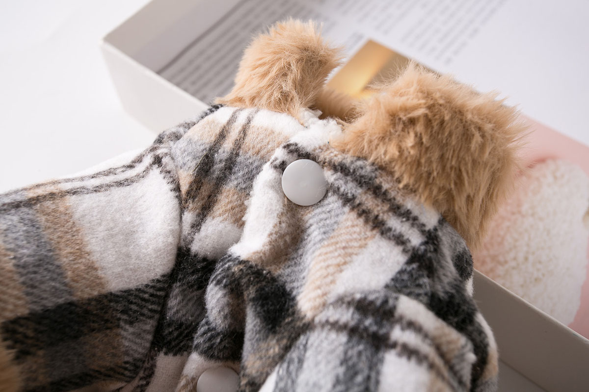 Winter Dog Warm Coat Windproof Fleece Pet Clothes Soft Thick Dog Jacket for Snow Rainy Cold Weather Plaid Design Vest Outfits