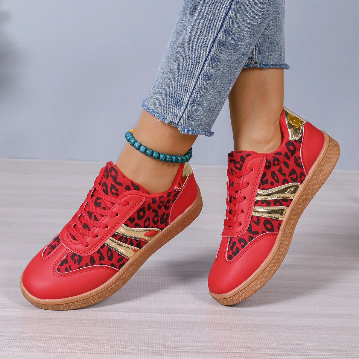 Womens apartment sports shoes new leopard print casual shoes outdoor walking shoes sports shoes comfortable womens sports shoes 241204