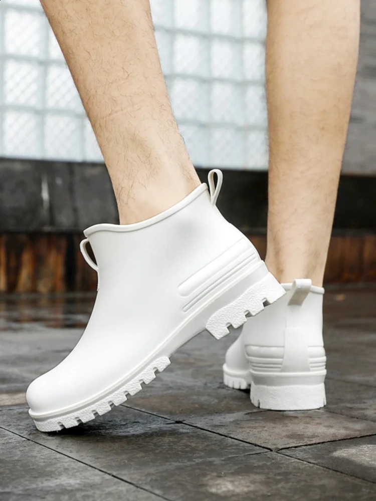 Rain Shoes Mens Non-slip Waterproof Shoes Outdoor Fashion Wear-resistant Plastic Shoes Winter Cotton Warm Short Rain Boots Men 241204