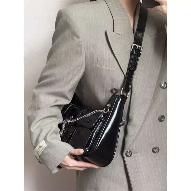 New Chain Underarm Bags Commuter Single Shoulder Crossbody Pocket Fashion Tote Bag Women