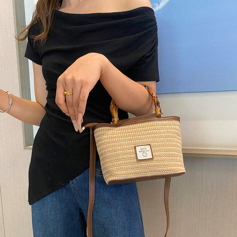 New Fashion Straw Shoulder Bag with leisure High Quality Bamboo Handle Fashion Designer trend s Handheld Small Square Bag Online Red Envelope