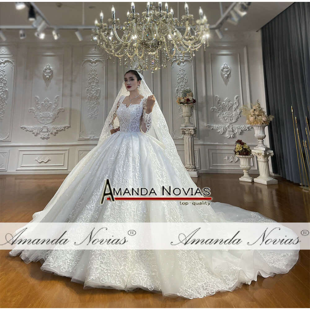 Customized Elegant Off White Wedding Dress Lace