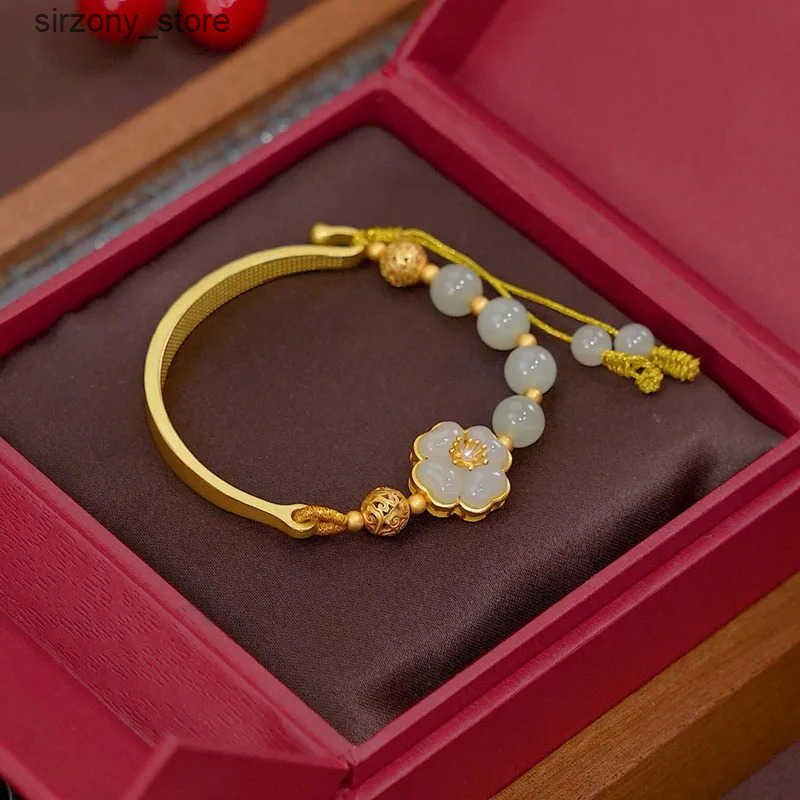 Bangle Natural Hotan Jade Lotus Pendant Amber South Retro Energy Jewelry Female Gift Hotan Jade Bracelet Antique Bracelet J241205