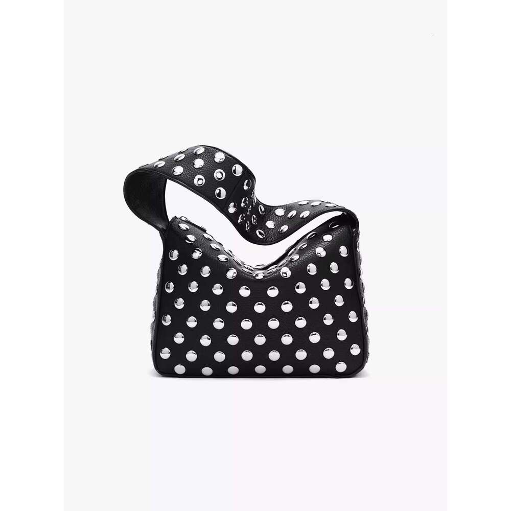 Blogger's same European and American style rivet underarm shoulder bag, black metal motorcycle