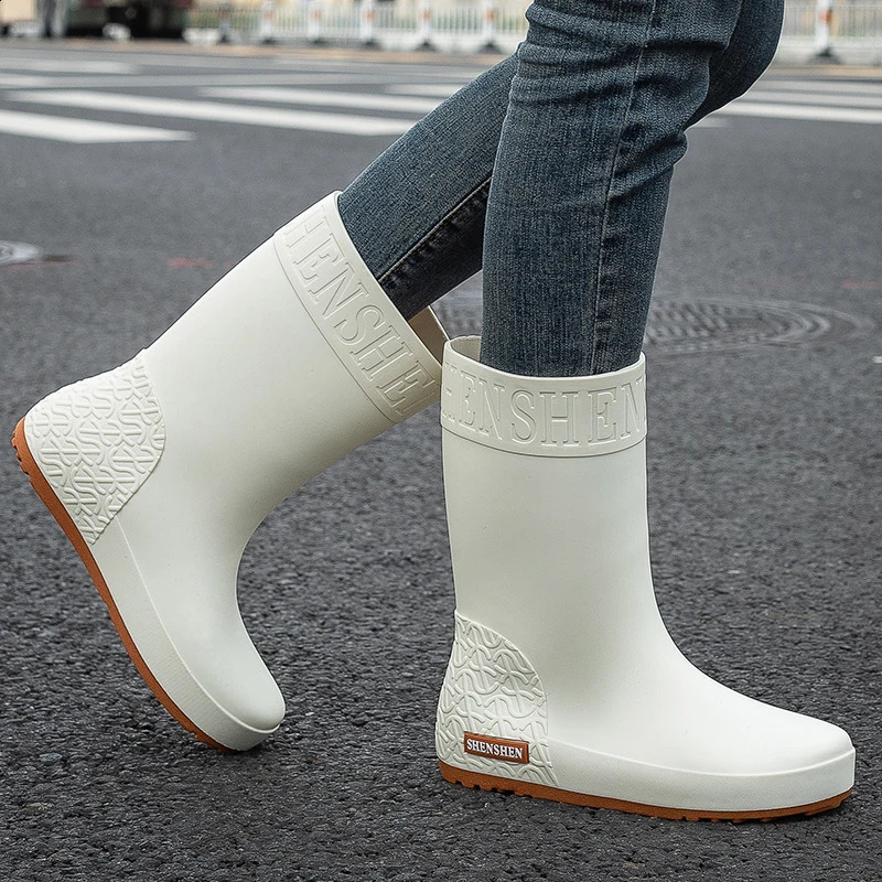 Womens winter warm snow boots fashionable rainy day outdoor cotton rubber shoes adult waterproof anti-slip rain boots mid-tube 241204