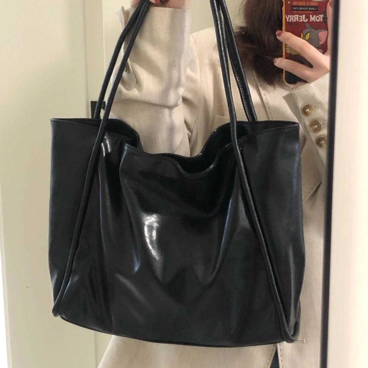 Bag for Women 2024 New Soft Leather Large Capacity Tote Bag, Handheld Niche Design, Single Shoulder Armpit Class Commuting Bag 241204