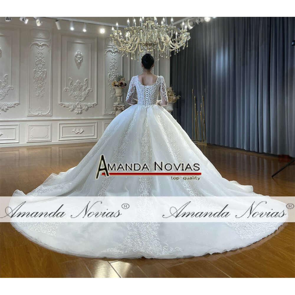 Customized Elegant Off White Wedding Dress Lace