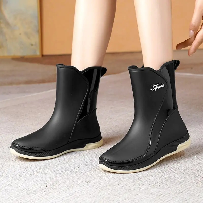 Rain Boots Womens Waterproof Shoes Rubber Shoes Cotton-Padded Rubber Boots Womens Fashion Middle Adult Non-Slip Work Shoes 241204