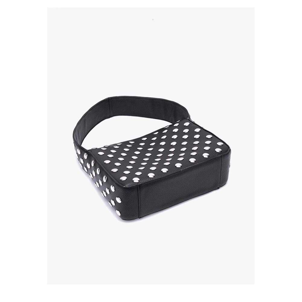 Blogger's same European and American style rivet underarm shoulder bag, black metal motorcycle