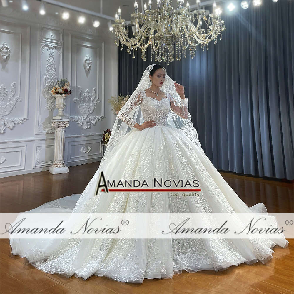 Customized Elegant Off White Wedding Dress Lace