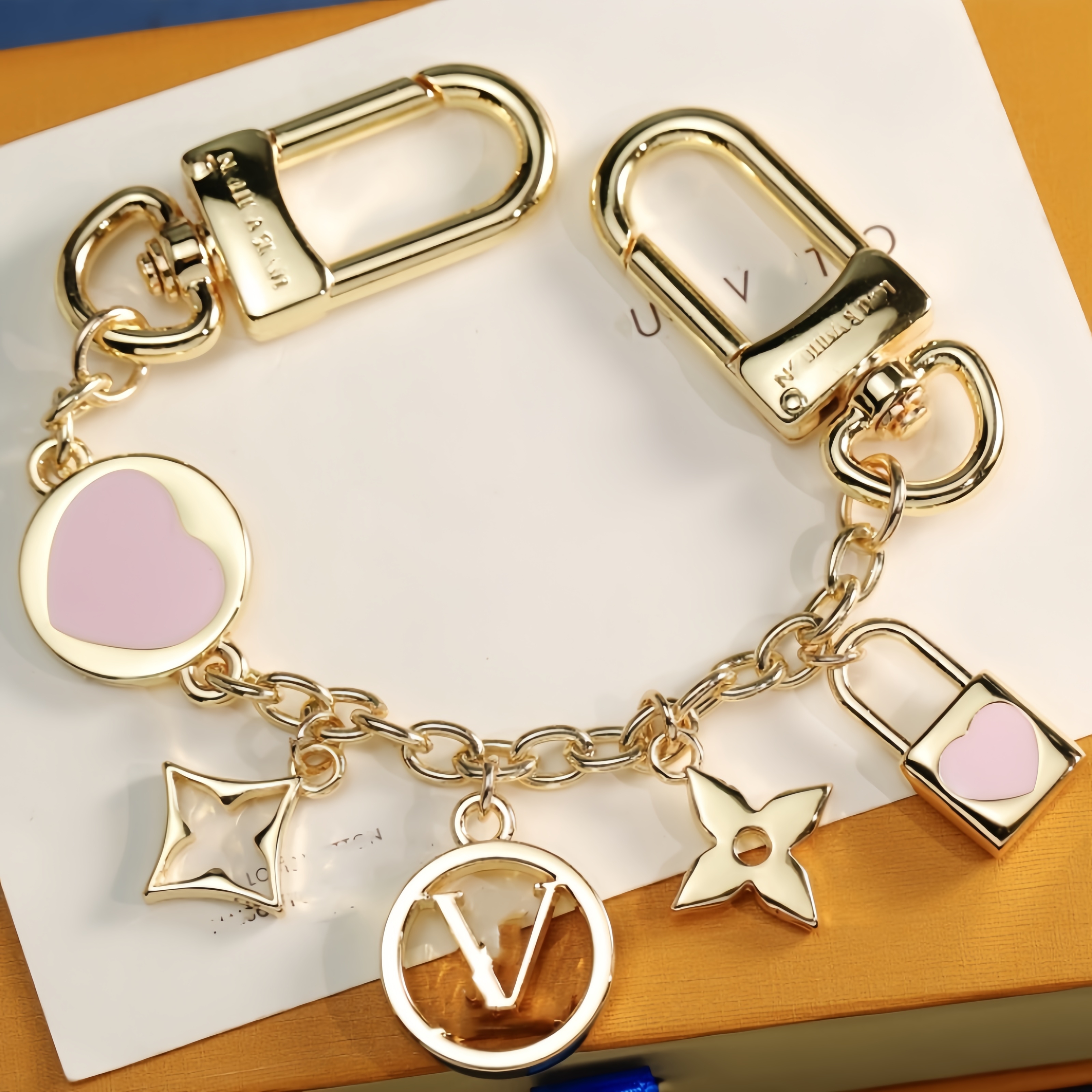 Keychains Lanyards Designer Keychain Fashion Classic Ladies Keychain Luxury High Quality purse Keychain Car Key Leather bag Lanyard Gold plated keychain TOP-AAAA