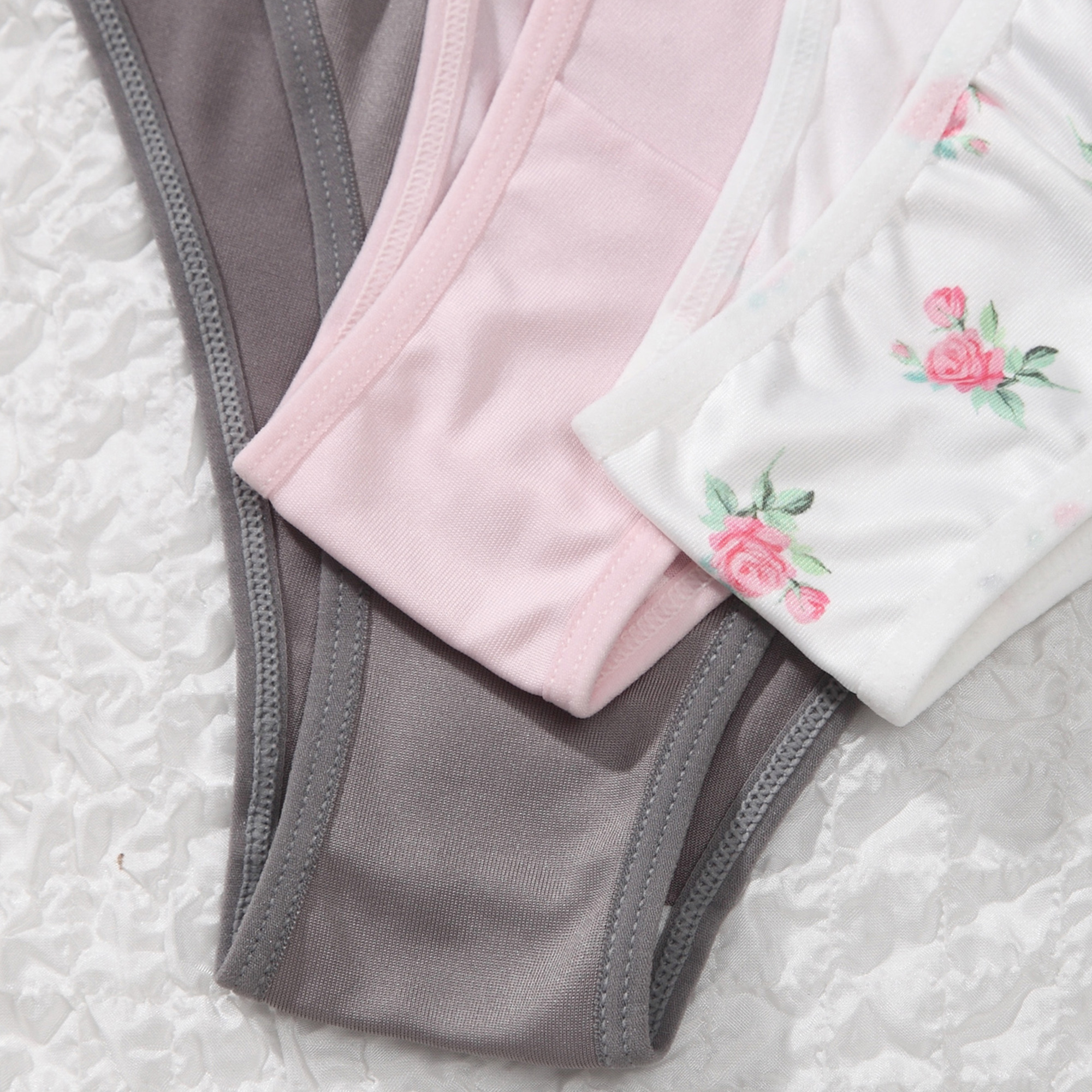 3 Pack Women Cute Floral Print Underwear, Cheeky Breathable Ladies Panties, No Show Comfortable Briefs Undies for Women