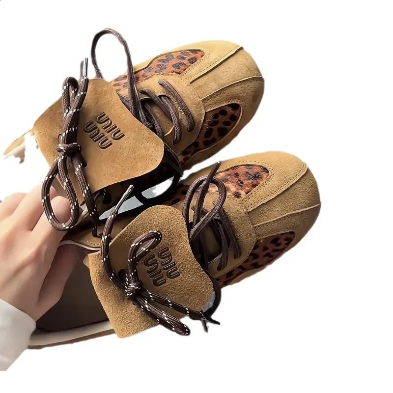 Womens sports shoes new retro leopard print womens comfortable moral training shoes casual spring and autumn flat shoes women 241204