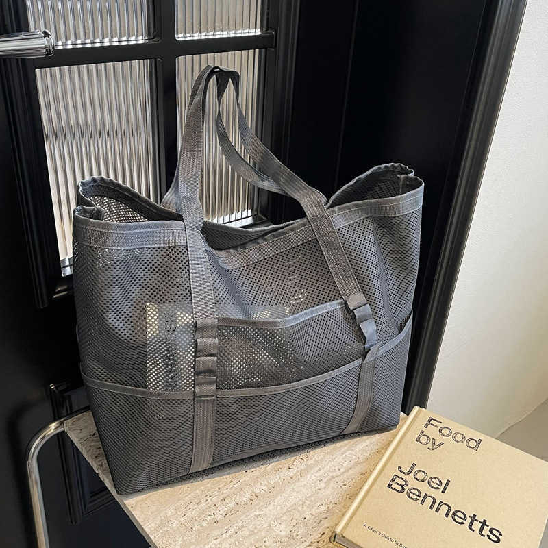 Tote bag for women 2024 new large capacity commuting backpack canvas chain shoulder crossbody bag commuting bucket bag 241204