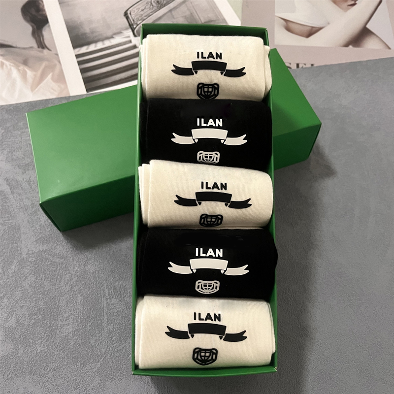 Women Girl Classic Letter Socks Breathable Fashion Cotton Sock WithTag 2 Colors