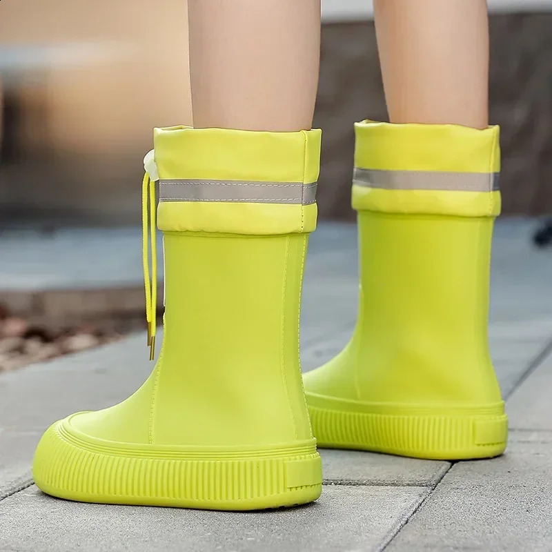 Rain Boots Women Anti Slip Trend Lightweight Soft Rain Shoes Outdoor Fishing Thick Sole Waterproof Shoes Fashion Comfy 2024 241204