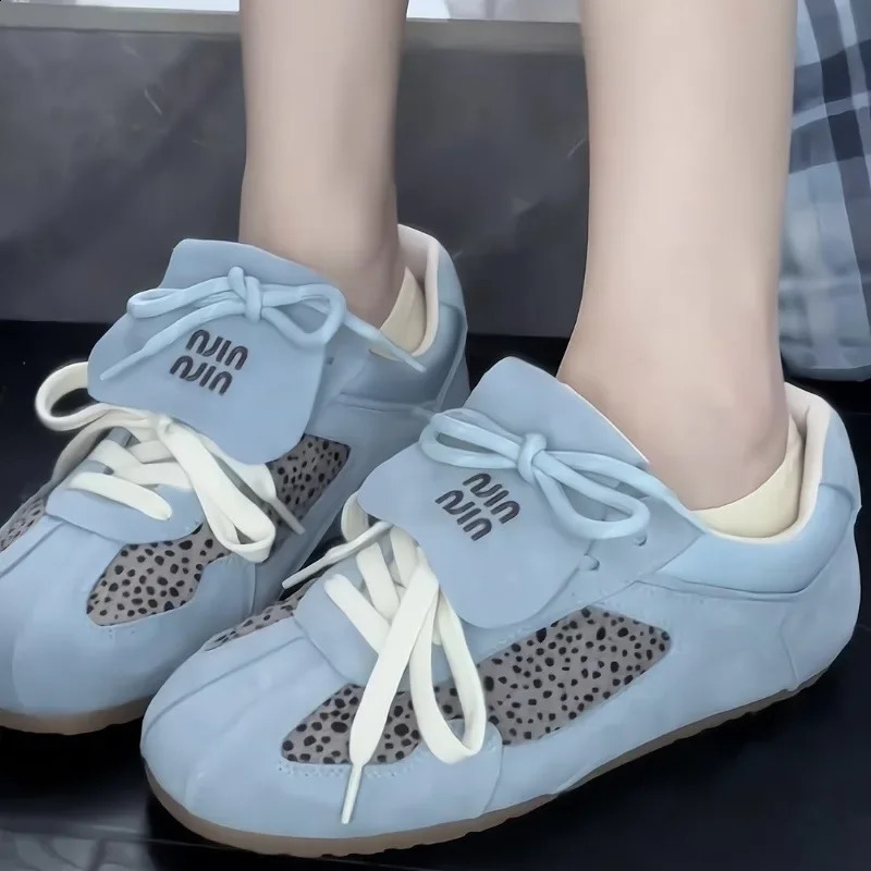 Womens sports shoes new retro leopard print womens comfortable moral training shoes casual spring and autumn flat shoes women 241204