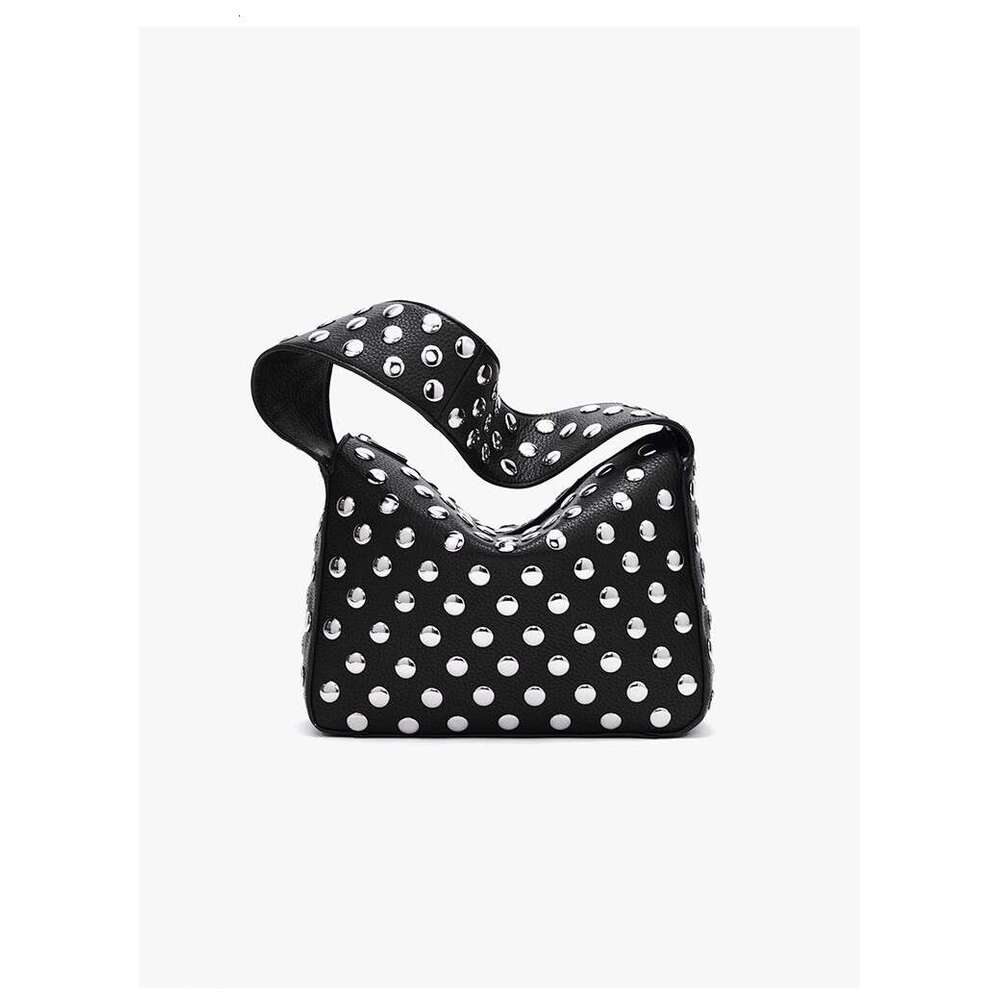Blogger's same European and American style rivet underarm shoulder bag, black metal motorcycle