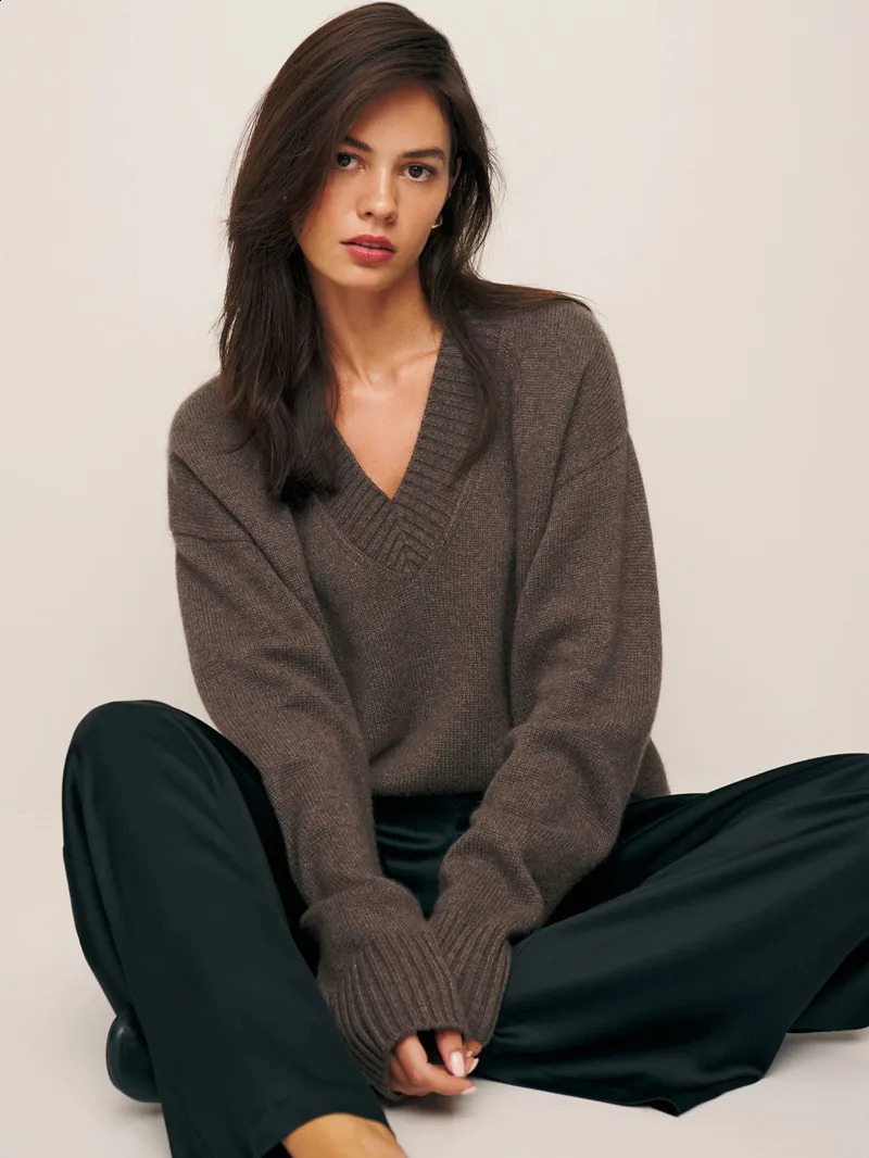 100 pure wool sweater autumnwinter casual solid color knitted Tops Vneck womens loose pullover base Blouse 241203