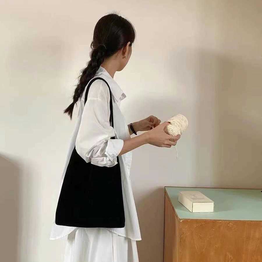 Autumn and Winter Large Capacity Bag for Women 2024 New Casual Suede Shoulder Commuting Tote 241204