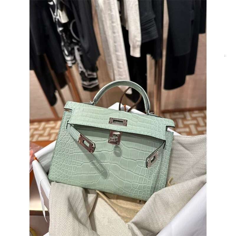 New Women's Crocodile Pattern Tote Bag: Stylish 2024 Hot Designer Handbag For Work And Travel