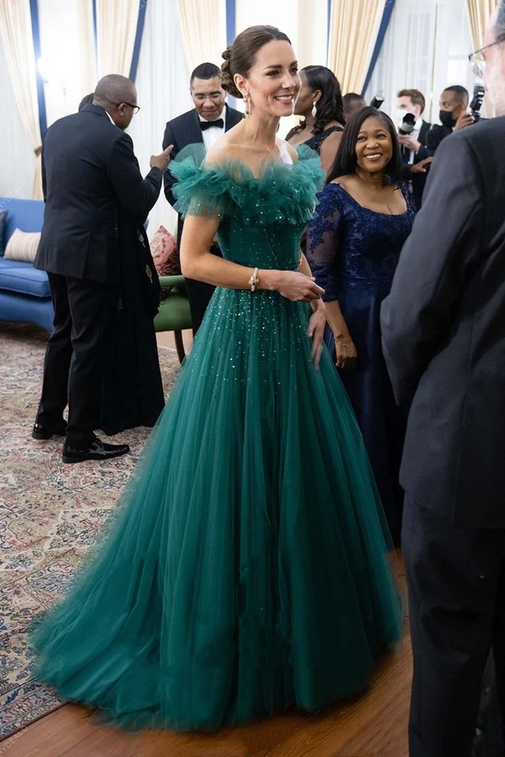 Elegant Hunter Green Tulle Evening Dresses With Ruffles Off The Shoulder Long A Line Formal Occasion Gowns Beaded Chic Prom Dress For Women 2025