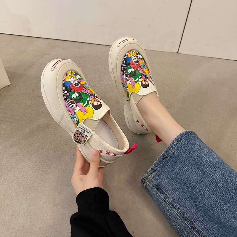 Large Size Graffiti Personality Canvas Shoes Women 2025 Spring New Muffin Bottom Round Head Thick Sole Fashion Woman