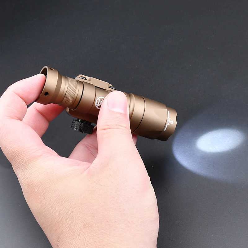 WADSN Surefir M300A M300 Tacitc Flashlight Mini Weapon Scout Hunting LED Light Fit 20MM Rail Momentary-on Constant-on TailW241227