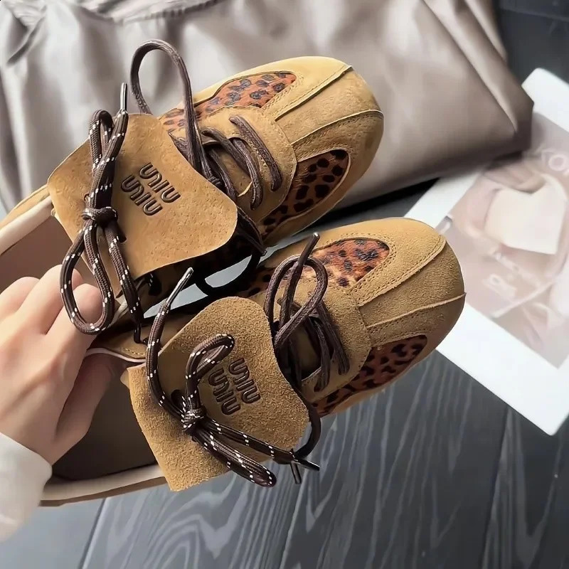 Autumn brown leopard print vulcanized flat lace outdoor non slip casual and comfortable womens sports shoes 241204