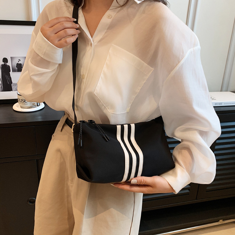 New casual simple waterproof Oxford nylon women s crossbody bag designer trend leisure handbag trendy bag