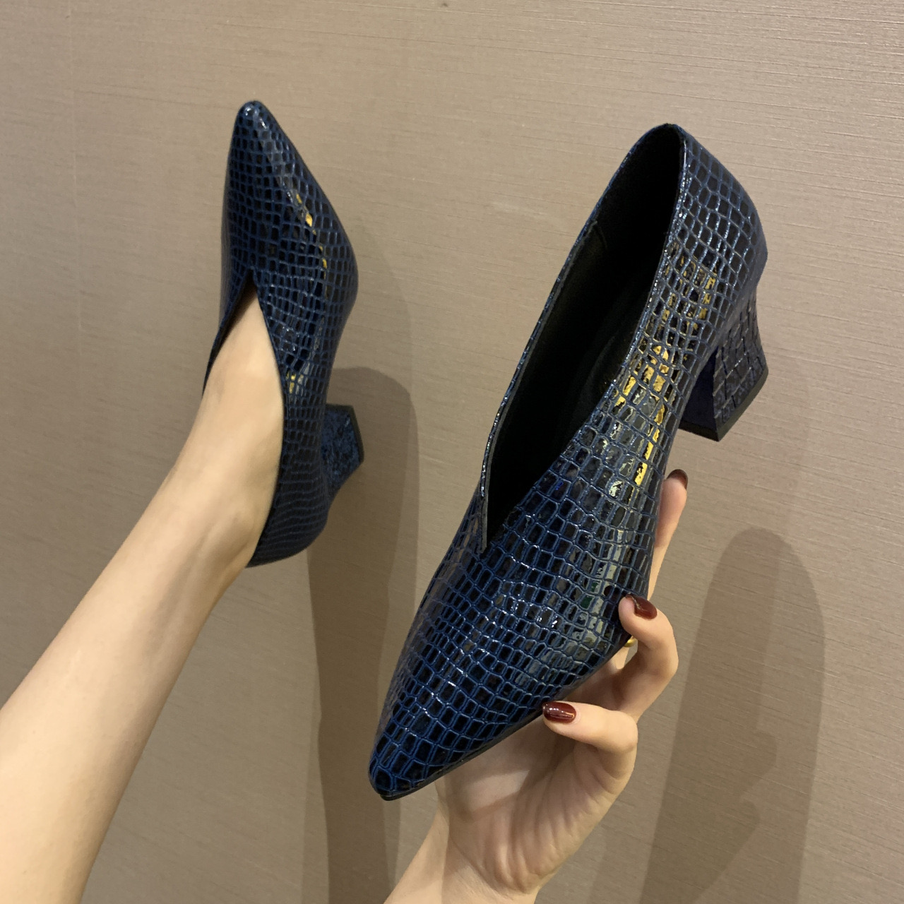 Dress Pointy V-neck Patent-leather Women High Heels New Spring Versatile Retro Chunky Single Shoes atos De Mujer Black 230403