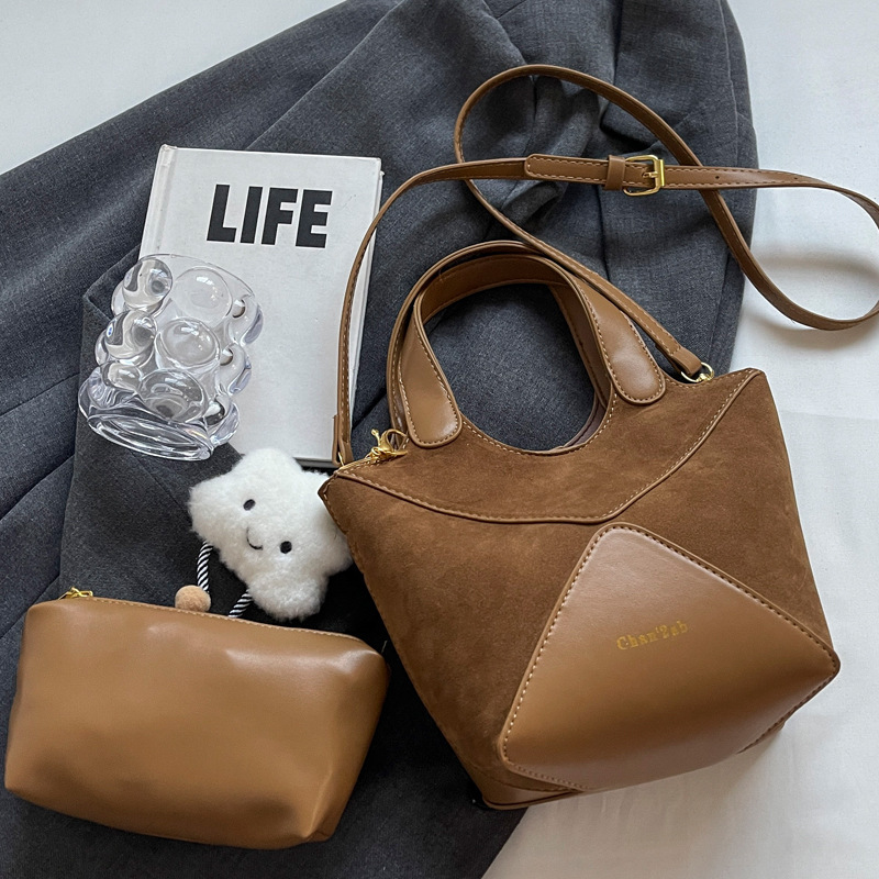 Autumn and Winter New Large trend Capacity Women s Fashion Bag Designer leisure Texture Diamond Grid Handheld Shoulder Bag Trendy Bag