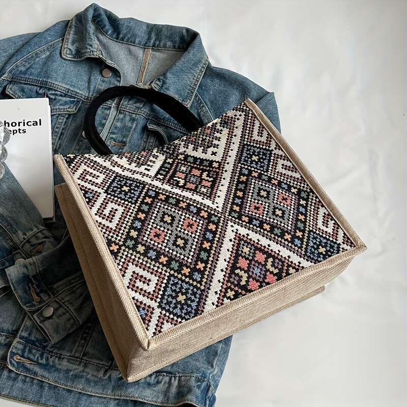 A girl's high-capacity printed commuting bag, ethnic style student casual shopping handbag, is an ideal choice for gifts