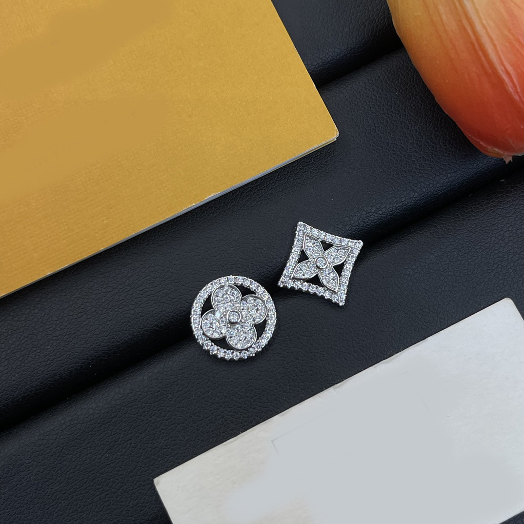 Luxury Designer Earring Designer Luxury Clover Flower 18K Gold 925 Silver Plated Stud Earrings For Women Men Diamond Fashion Jewelry Wedding Party for