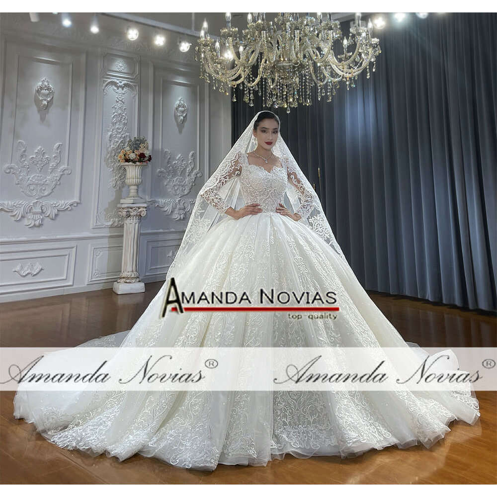 Customized Elegant Off White Wedding Dress Lace