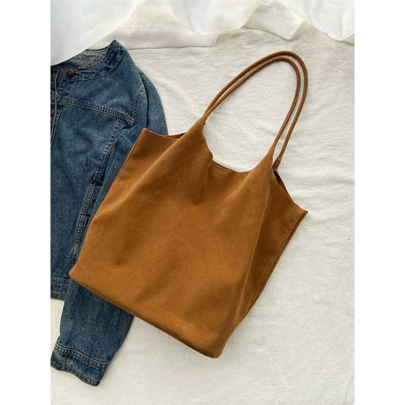 Autumn and Winter Large Capacity Bag for Women 2024 New Casual Suede Shoulder Commuting Tote 241204