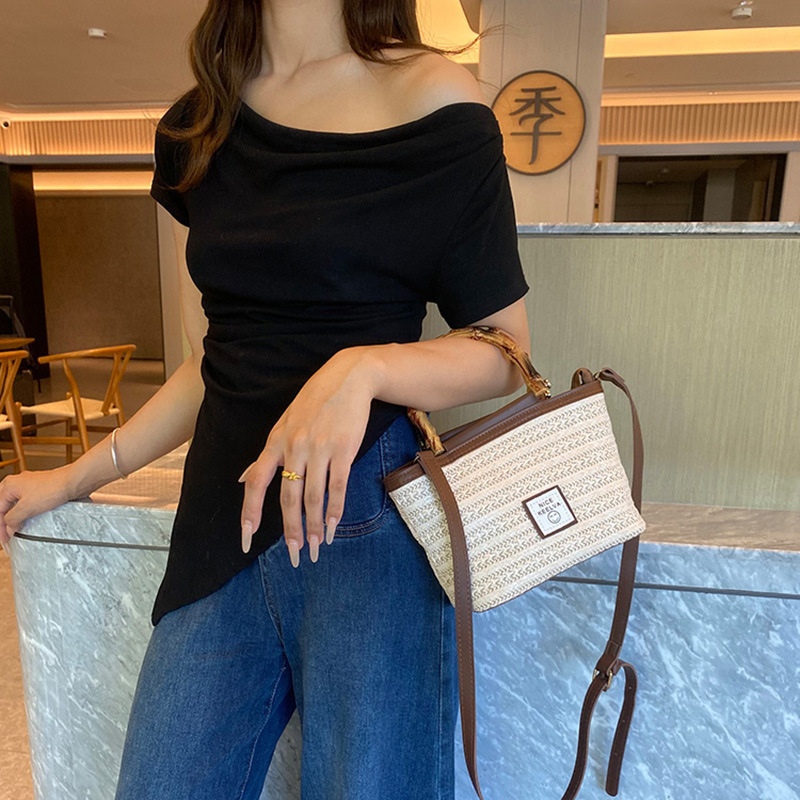 New Fashion Straw Shoulder Bag with leisure High Quality Bamboo Handle Fashion Designer trend s Handheld Small Square Bag Online Red Envelope