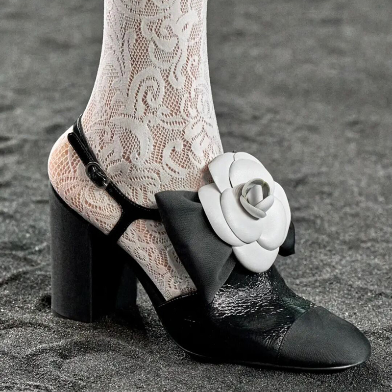 Camellia And Bow-Knot Detail Round Toe Hollow Block Heels Sandals Patchwork Sgback Buckle Designer Women's Pumps Party Summer